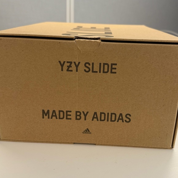 Adidas YZY Brown Foam Slides – New in Box - Picture 2 of 8